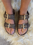 Load image into Gallery viewer, Slone Buckle & Weave Sandal - Brown
