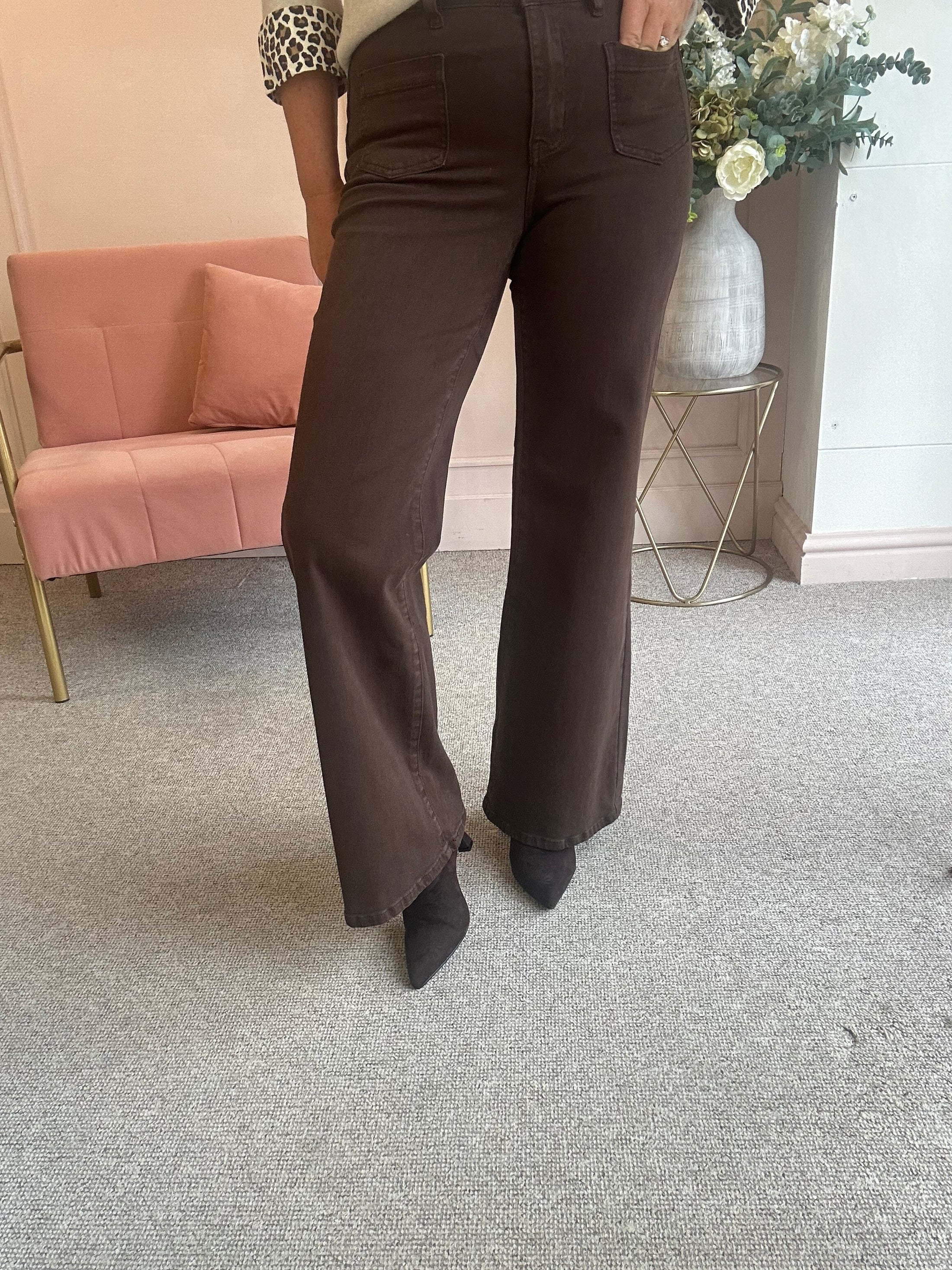 Pocket Wide Jeans - Brown
