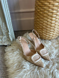 Load image into Gallery viewer, Kitten Heel Slingback Shoe - Cream/Mix - Wardrobe By Simone
