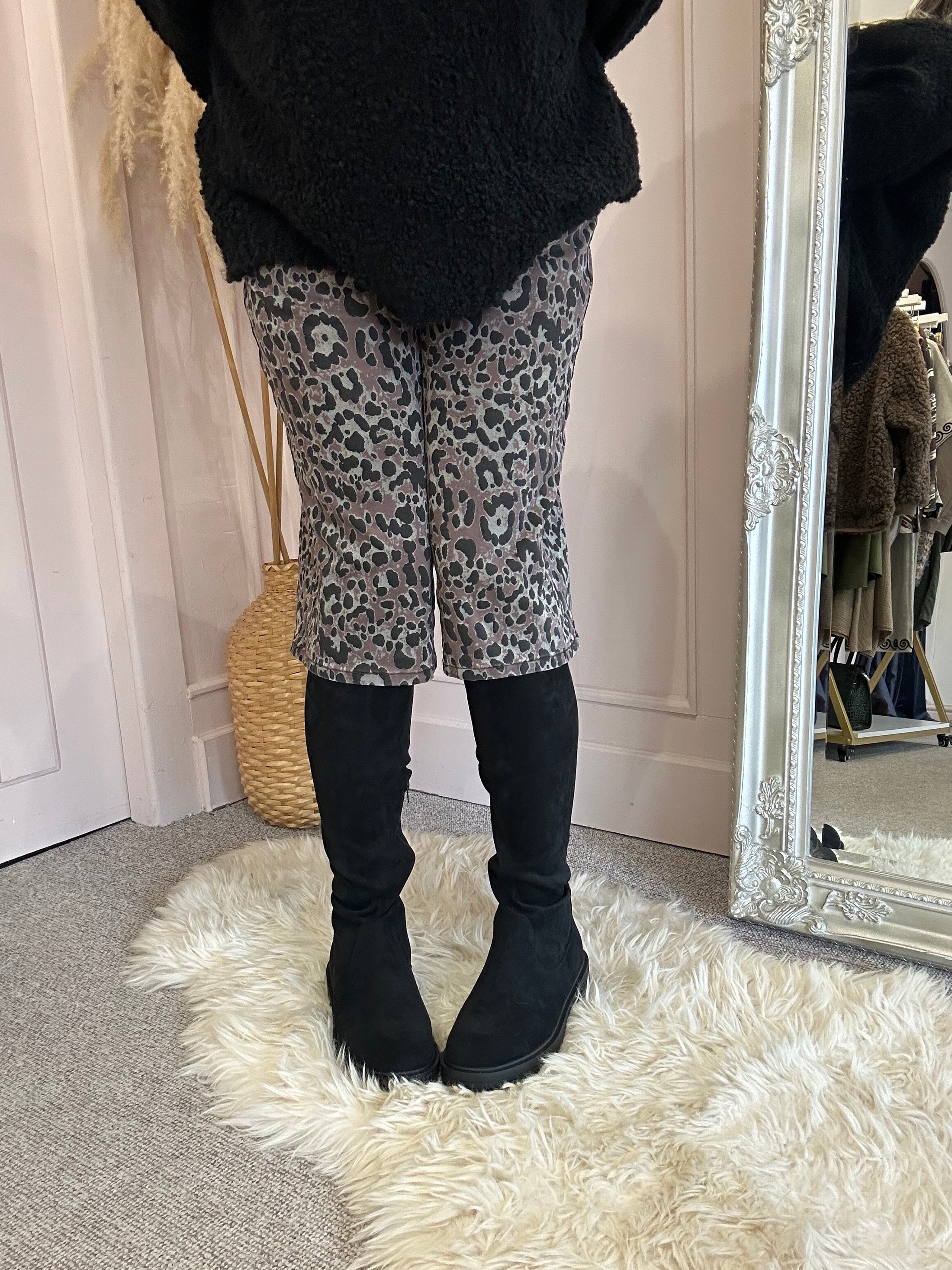 Knee High Pull On Boot - Black