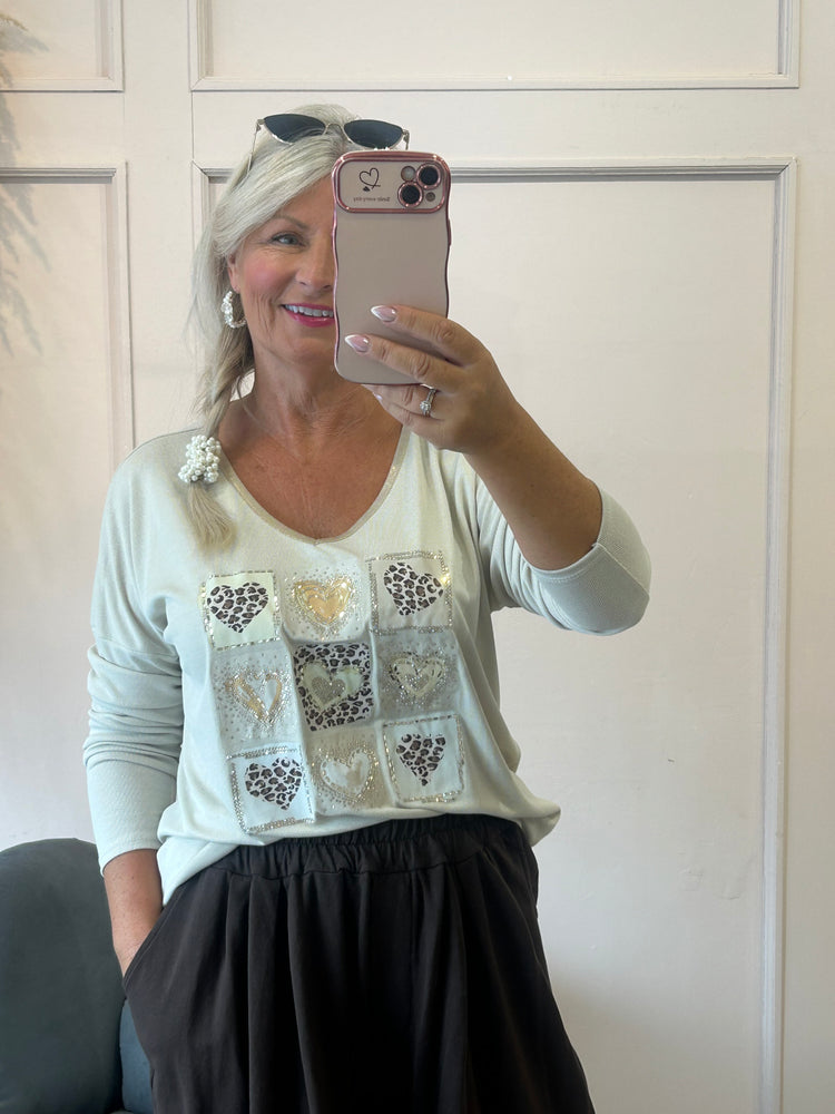 Soft knit v-neck leopard hearts top - Beige - Wardrobe By Simone