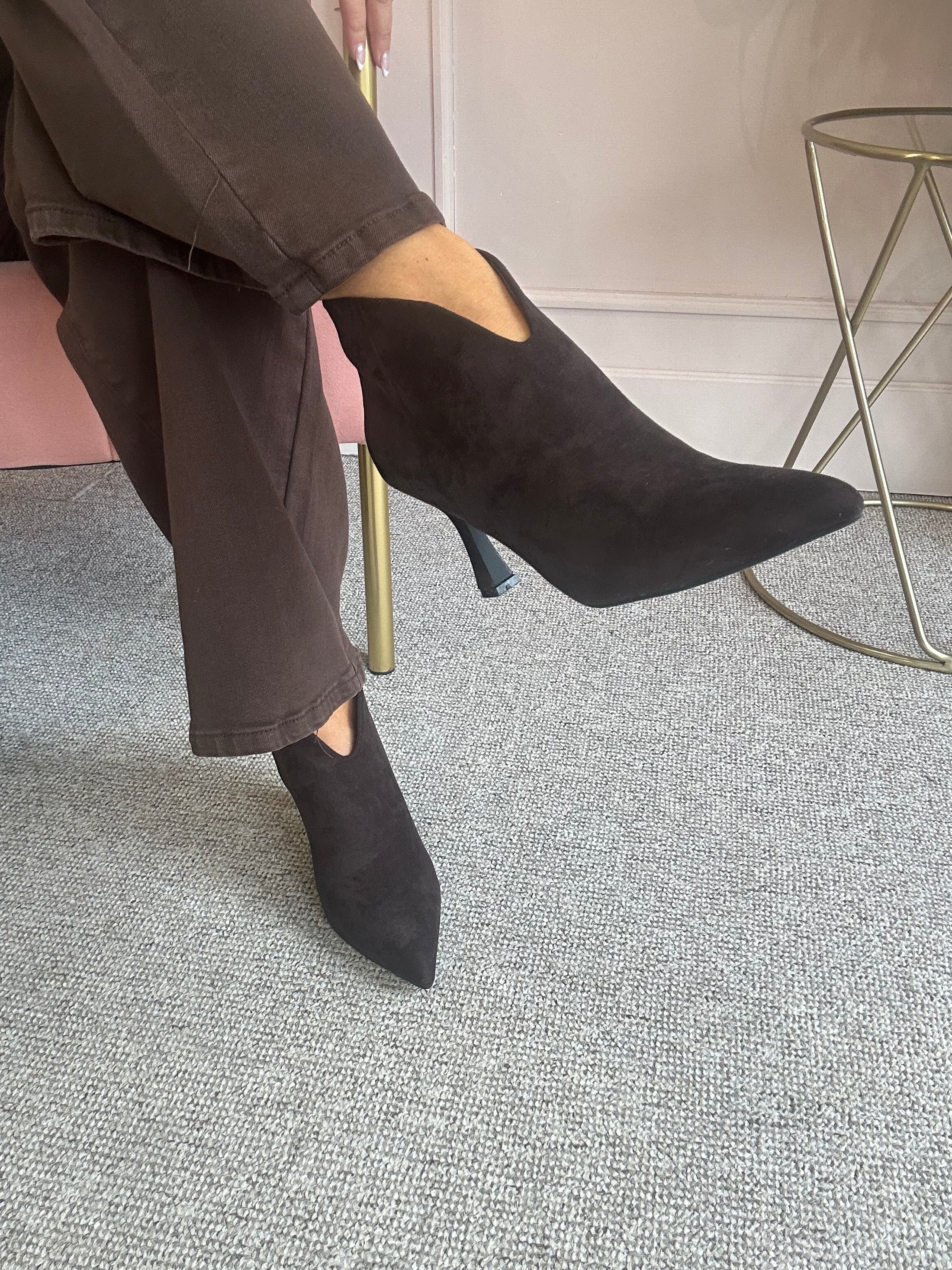 Kitten Heel Boot - Dark Brown