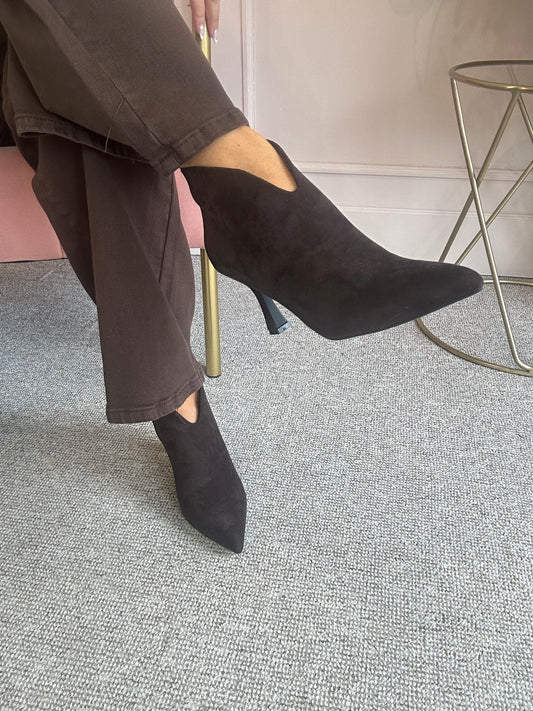 Kitten Heel Boot - Dark Brown - Wardrobe By Simone