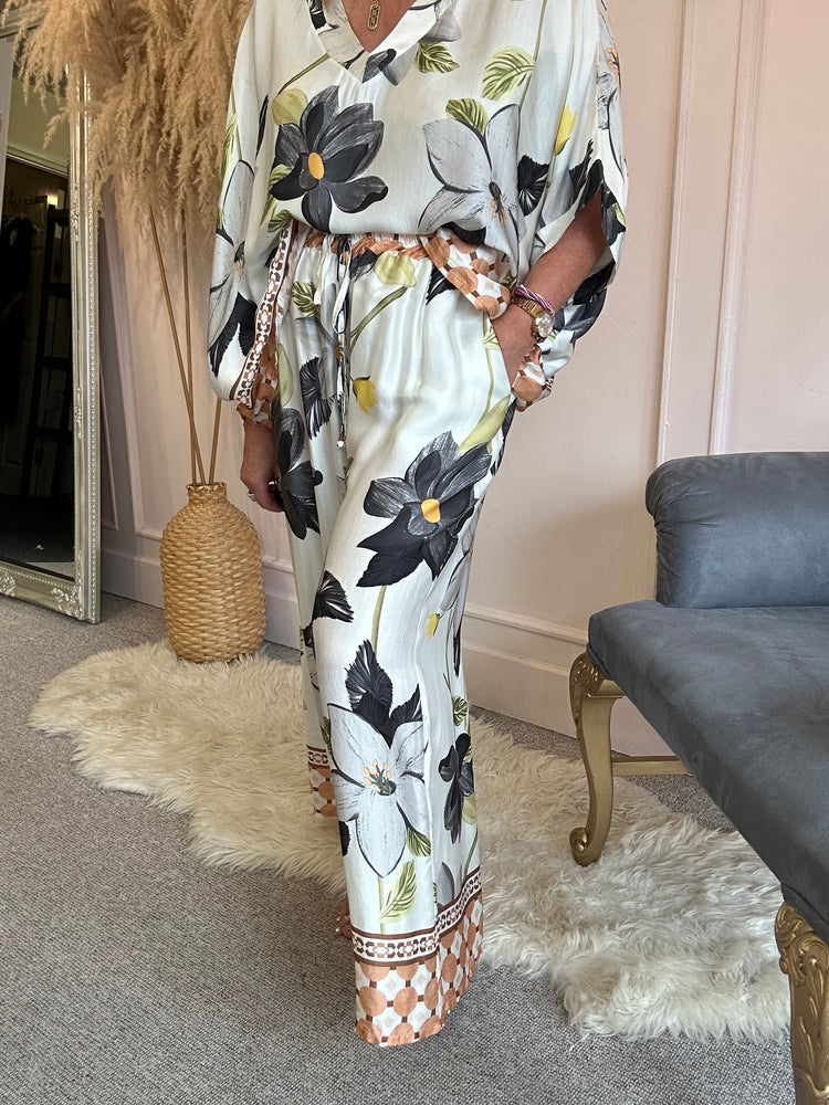 Lilly Bloom Wide Leg Pant - Cream/Beige