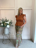 Load image into Gallery viewer, Cute Peplum Top  - Rust
