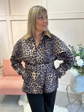 Load image into Gallery viewer, Jacket - Leopard - Wardrobe By Simone
