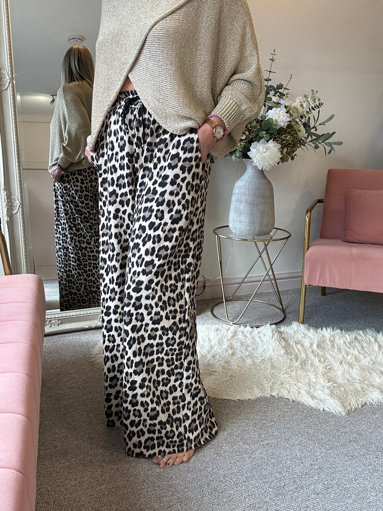 Super Wide Leg Leopard Pant - Leopard