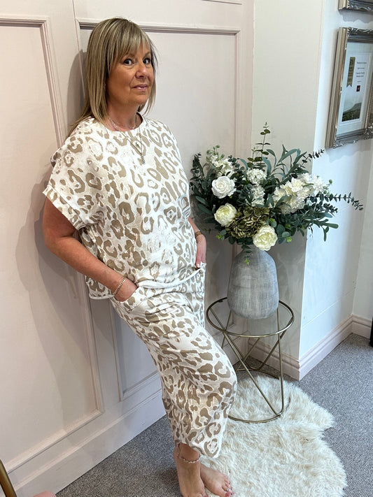 Leopard Short Sleeved Top - Beige/White - Wardrobe By Simone