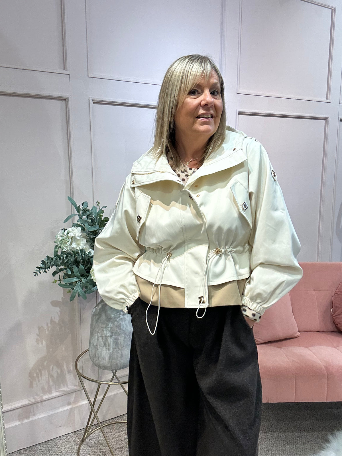 Short Hooded Jacket - Cream