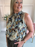 Load image into Gallery viewer, Sleeveless Top - Black/Mix
