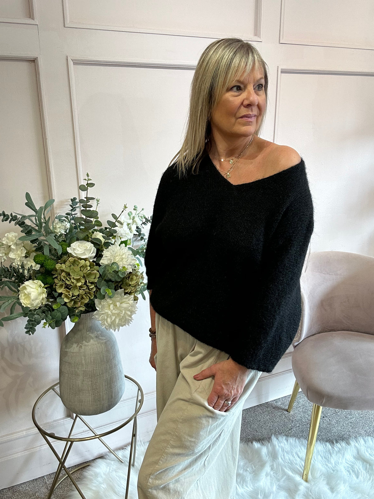 V Neck Knit Jumper - Black