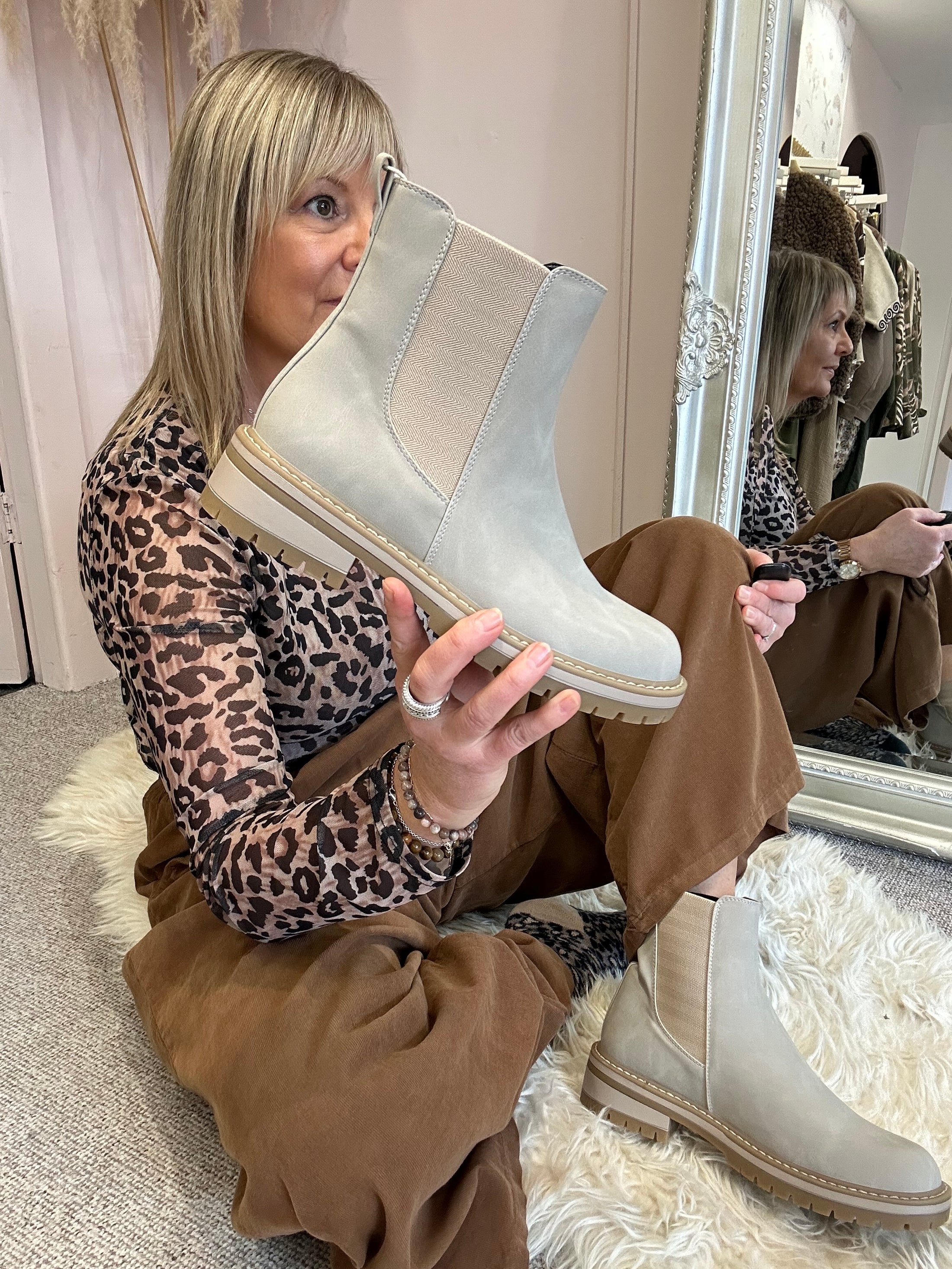 Chelsea Boot - Stone