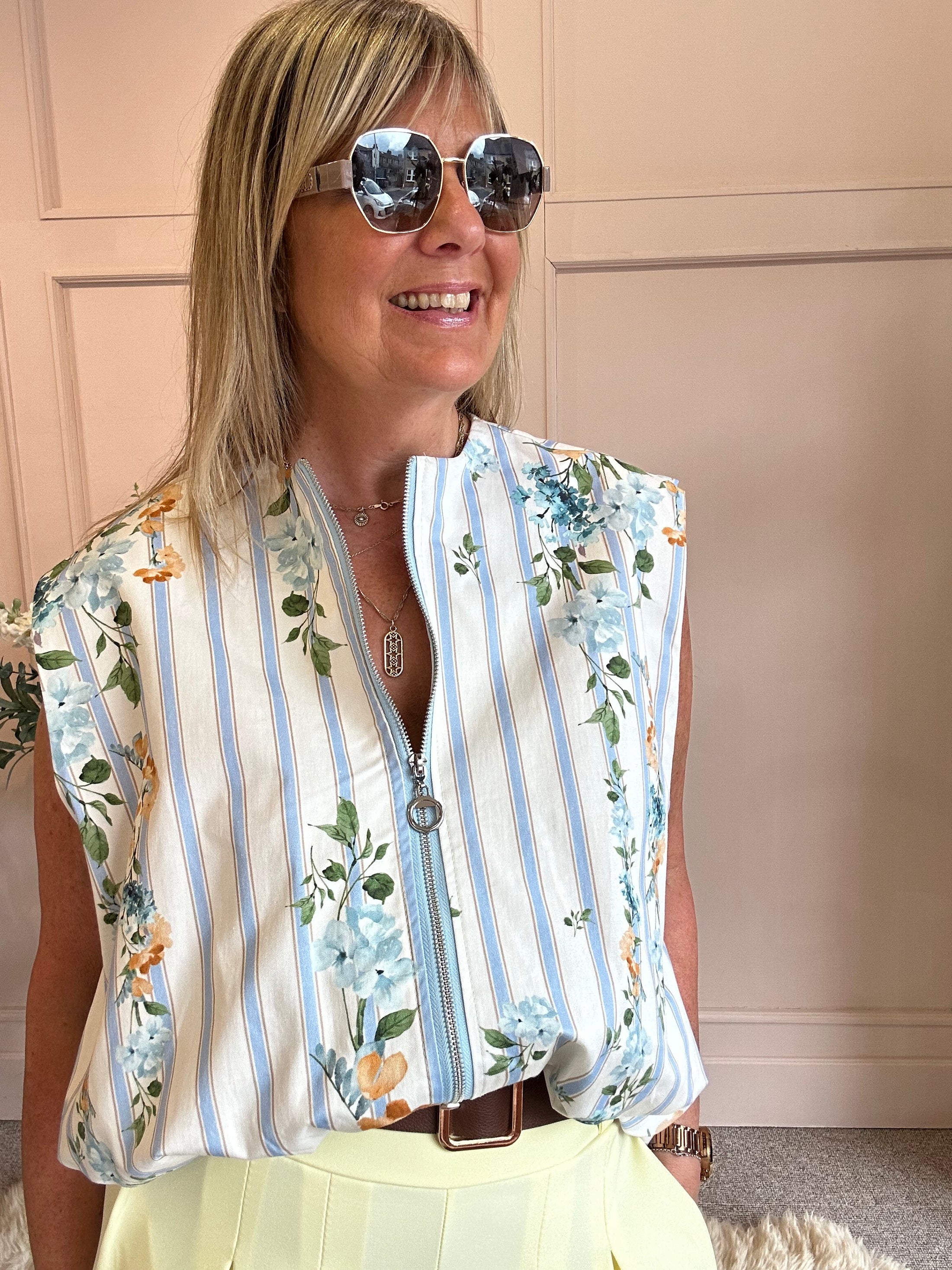 Flower Waistcoat-Cream/Blue One Size