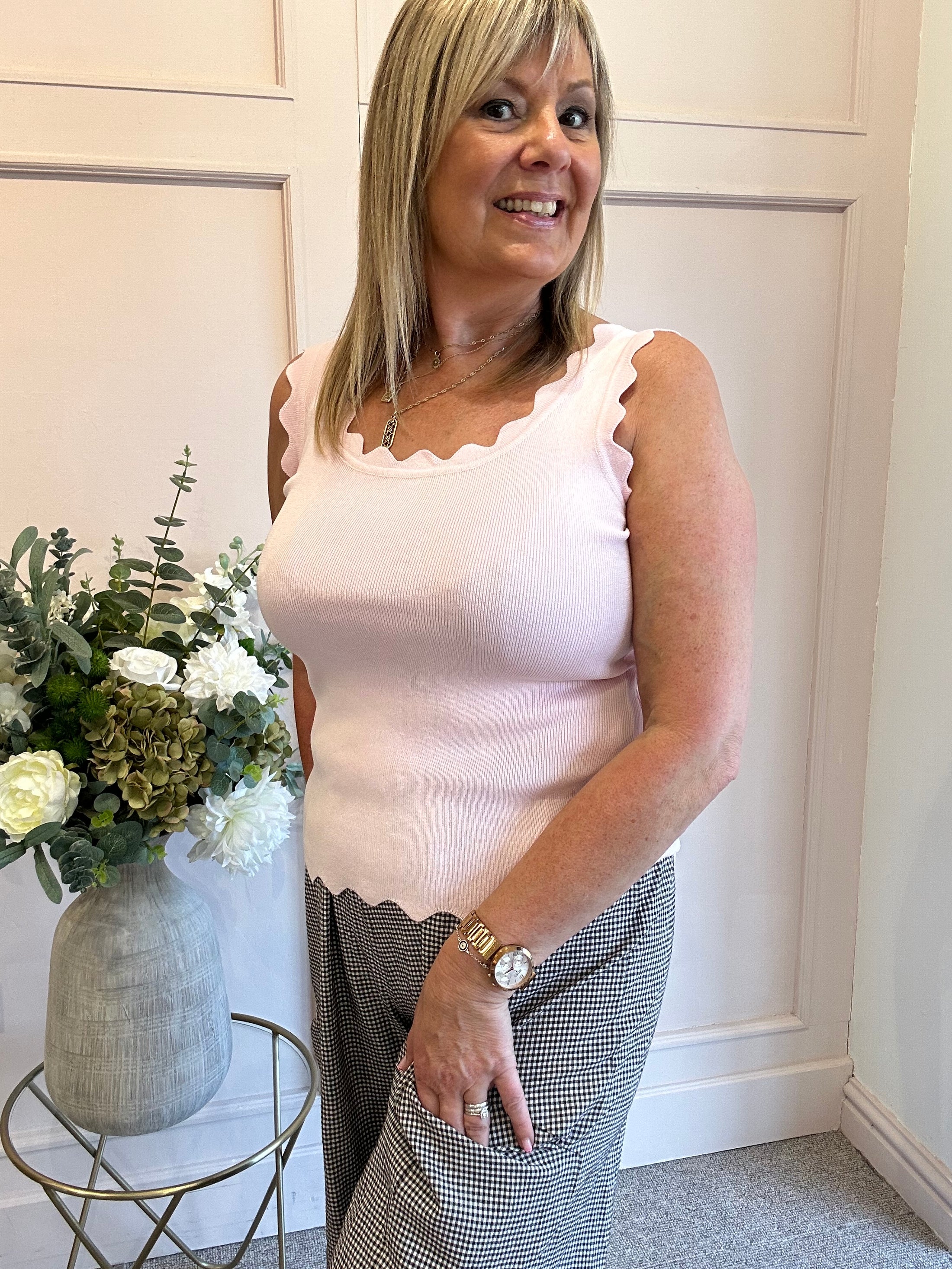 Scalloped Edged Vest Top - Pale Pink