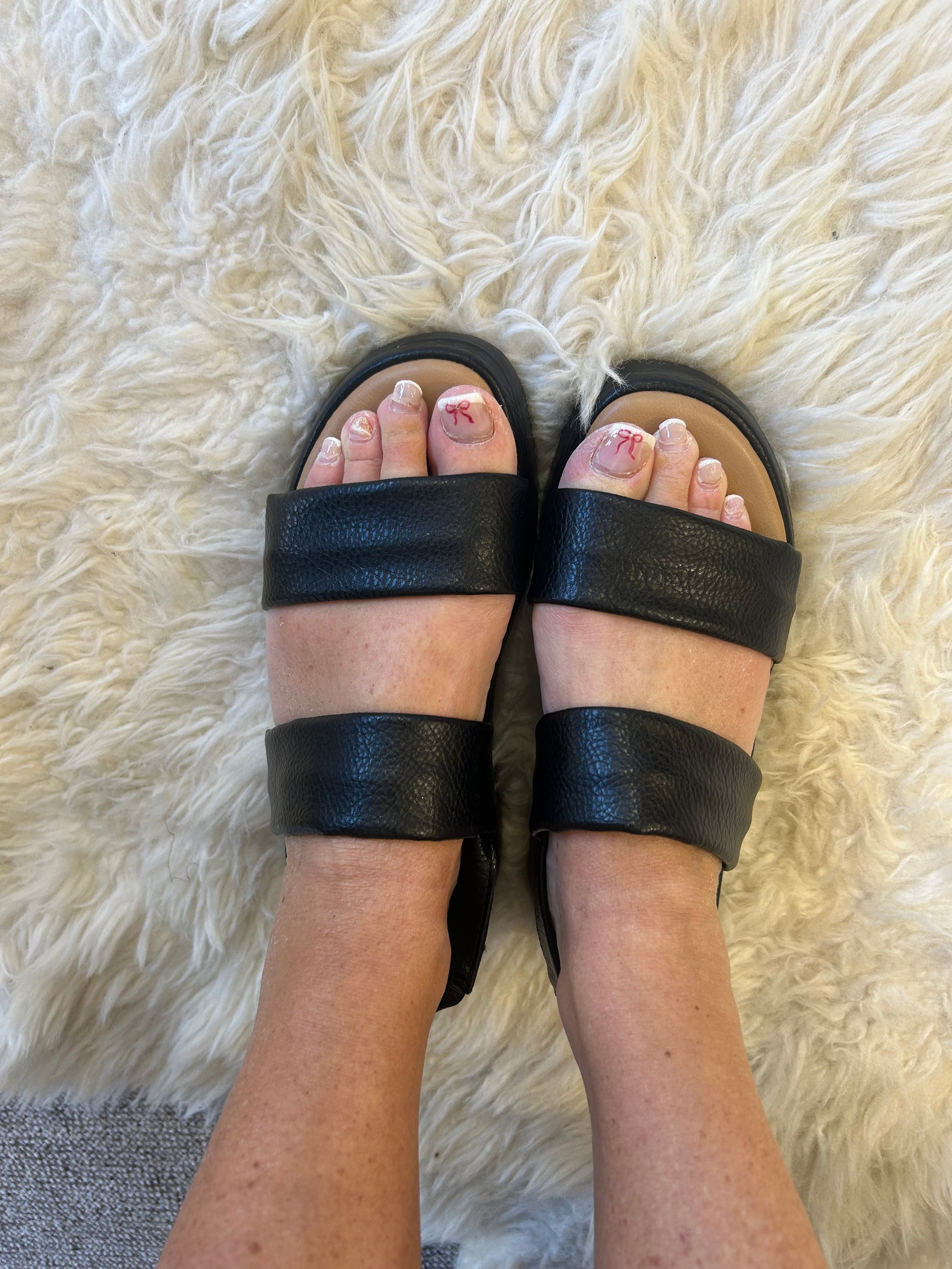 Sadie Textured Soft Sandal - Black