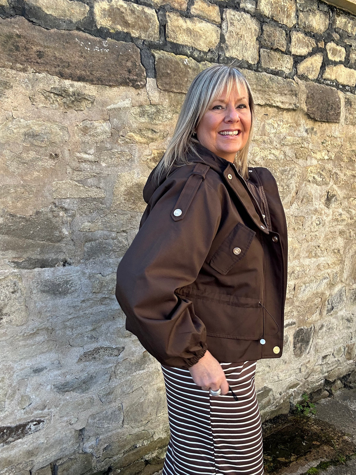 Short Hooded Jacket - Brown