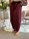 Load image into Gallery viewer, Baggy Barrel Jogger Pant - Damson
