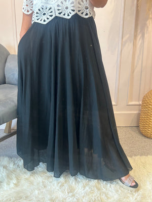Floaty Maxi skirt - Black