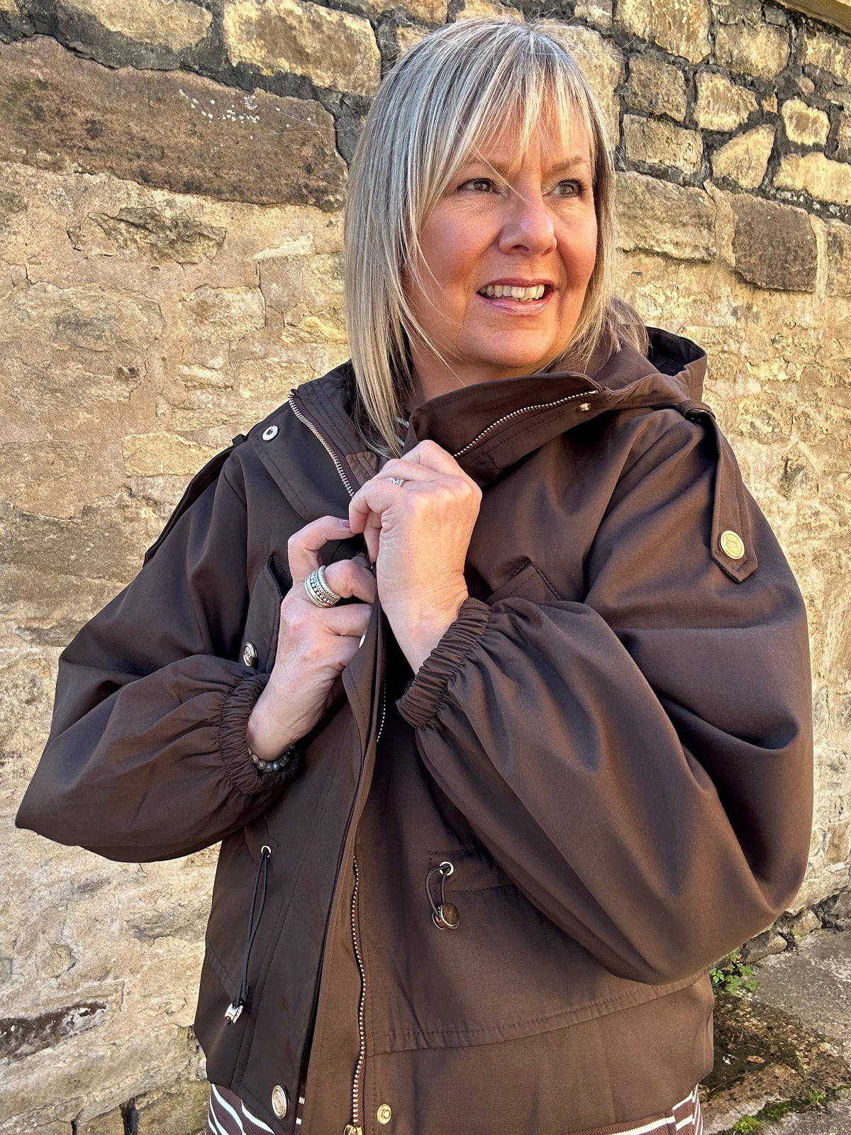 Short Hooded Jacket - Brown
