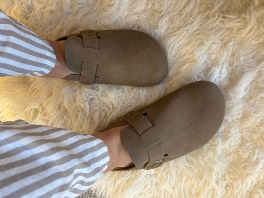 Alice Buckle Slider Sandal - Mocha