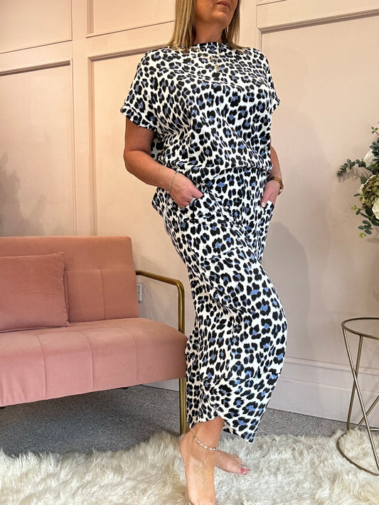 Cheetah Short Sleeved Top - Blue/Black - Wardrobe By Simone