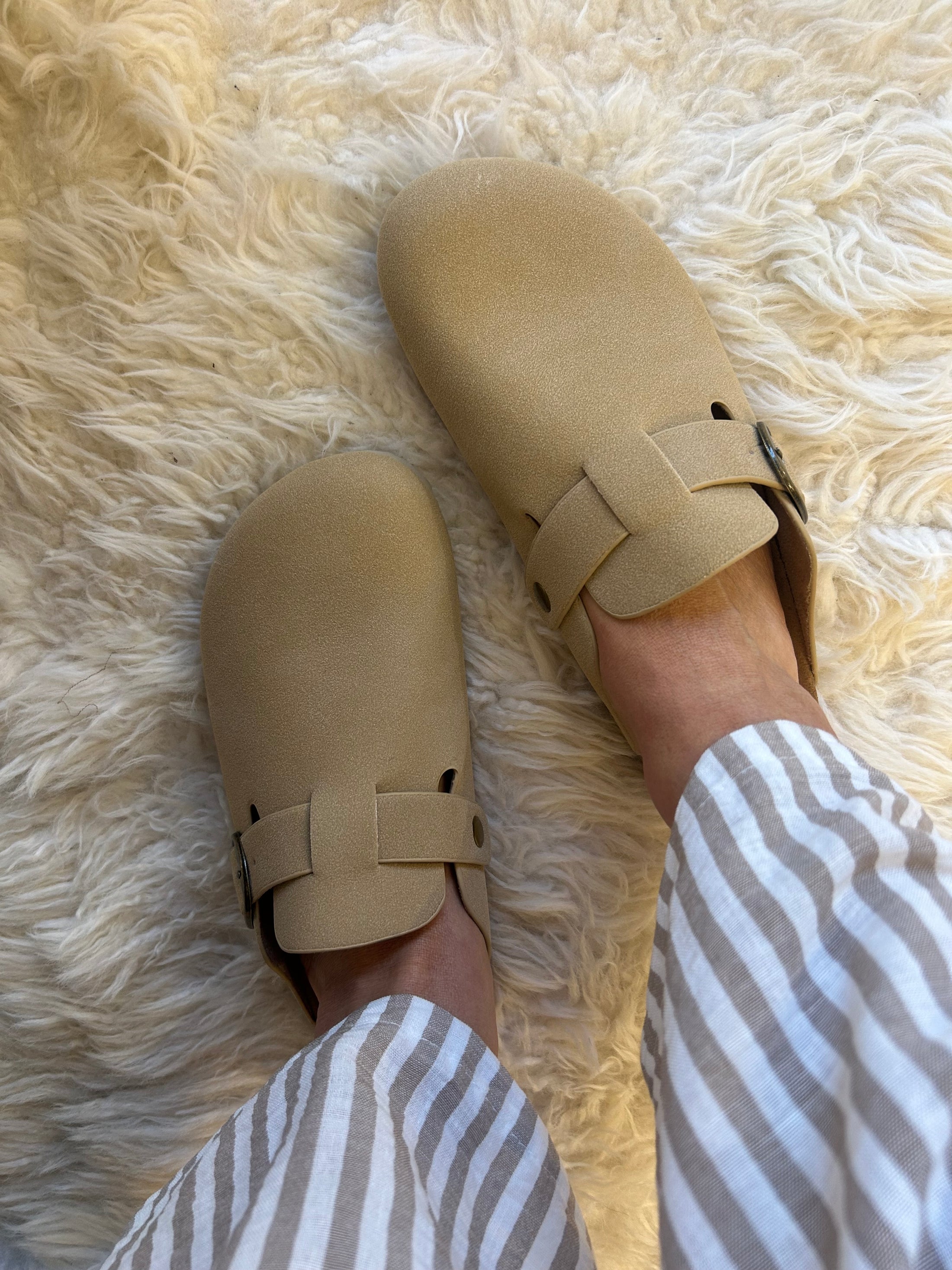 Alice Buckle Slider Sandal - Stone