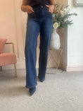 Load image into Gallery viewer, Pocket Wide Jeans - Mid Blue

