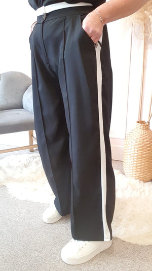 White Stripe On Side Wide Pant - Black