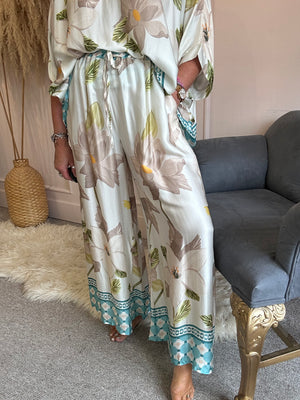 Lilly Bloom Wide Leg Pant - Cream/Grey