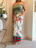 Load image into Gallery viewer, Botanical Floral Wide Pant - Cream/Red
