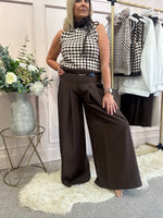 Wide Leg Pin tuck Front Trouser - Brown