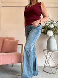 Load image into Gallery viewer, Jegging Wide Jeans - Mid Blue
