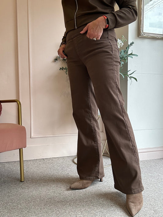 Jegging Wide Jeans - Brown - Wardrobe By Simone