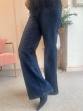 Load image into Gallery viewer, Pocket Wide Jeans - Mid Blue
