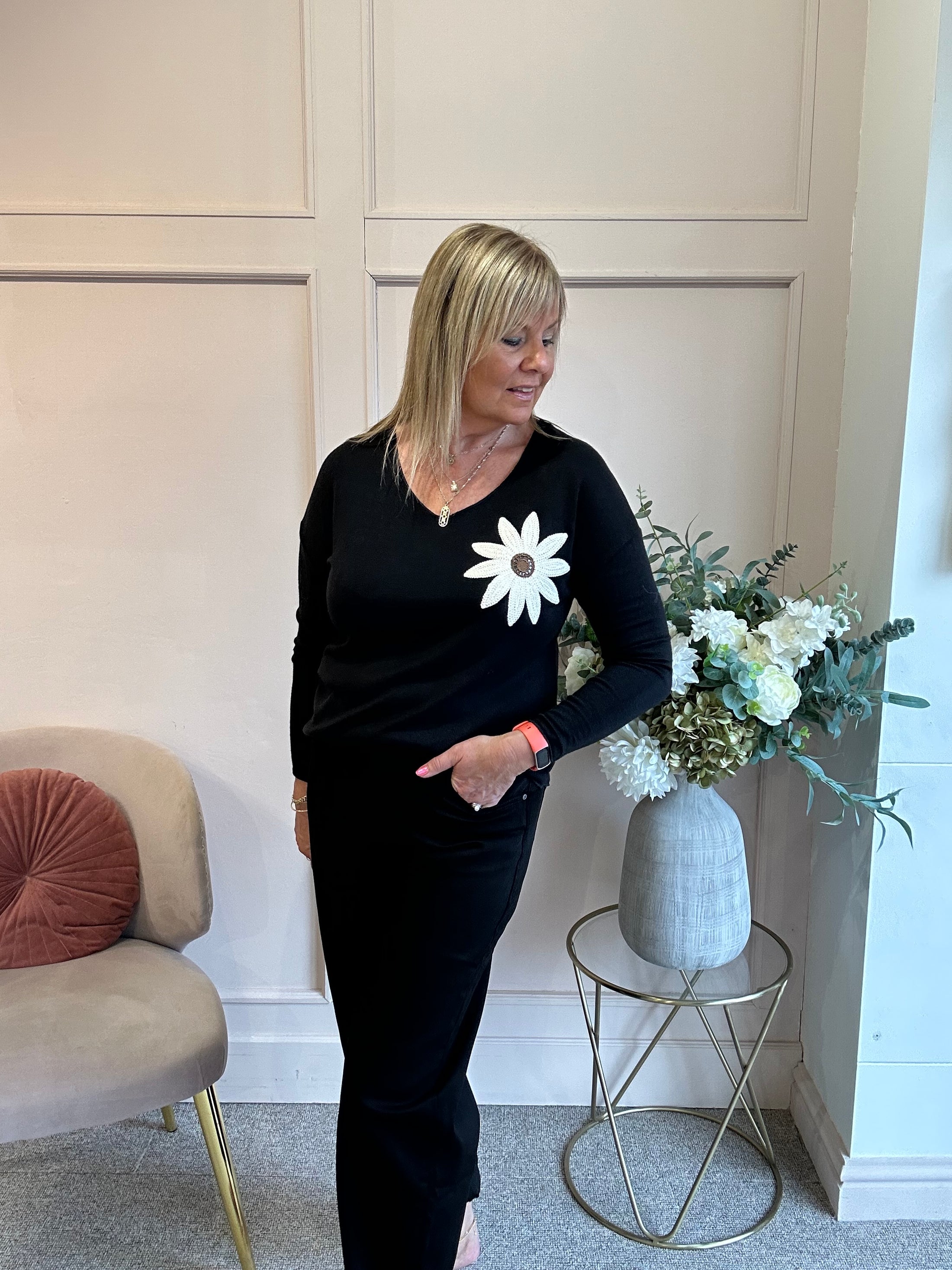 Daisy V Neck Top - Black