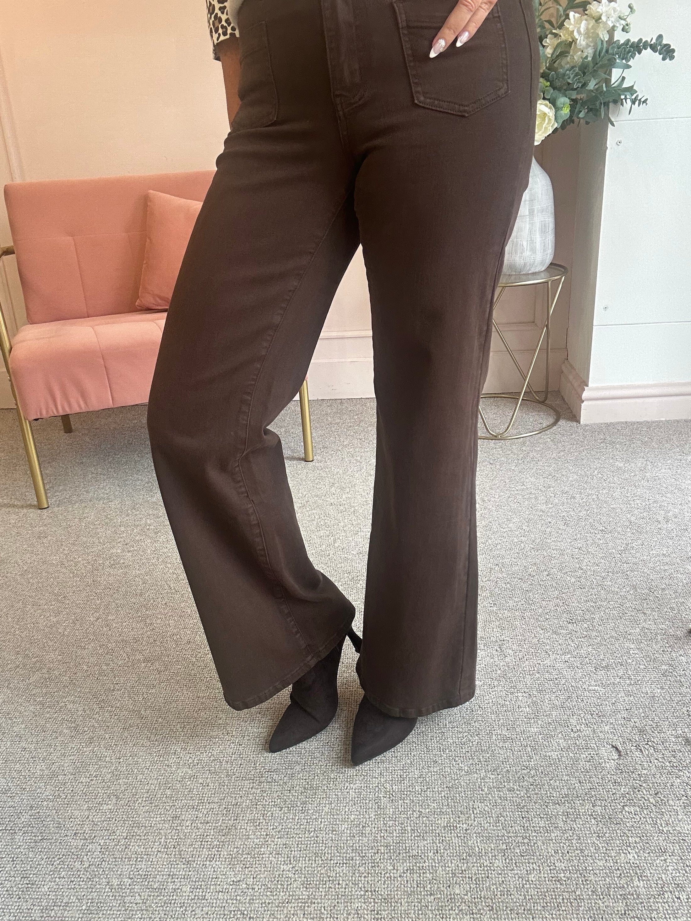 Pocket Wide Jeans - Brown