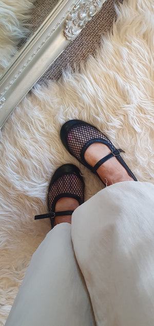 Mary Jane Mesh Flat Shoe - Black