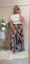 Load image into Gallery viewer, Wide Patterned Culottes Pant - Brown/Cream - Wardrobe By Simone
