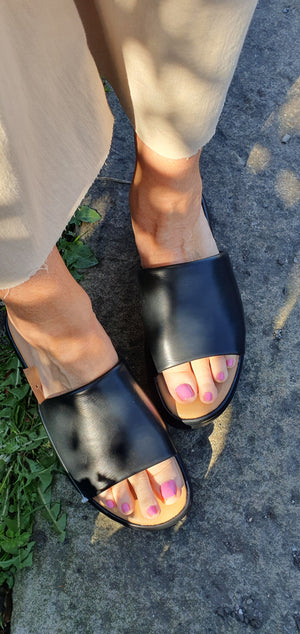 Maya Mule Slider - Black