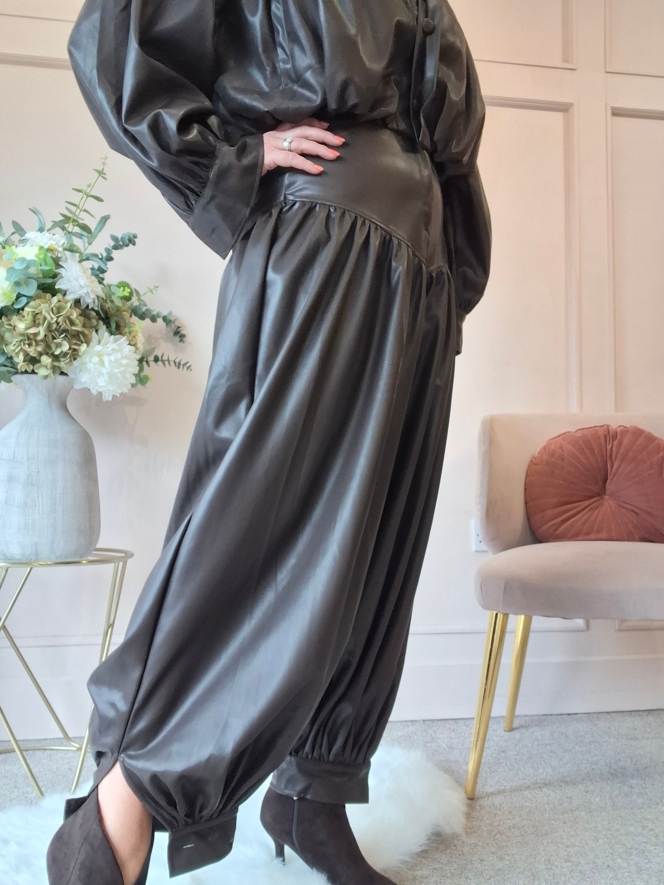 Quirky Faux Leather Cuffed Pant - Chocolate
