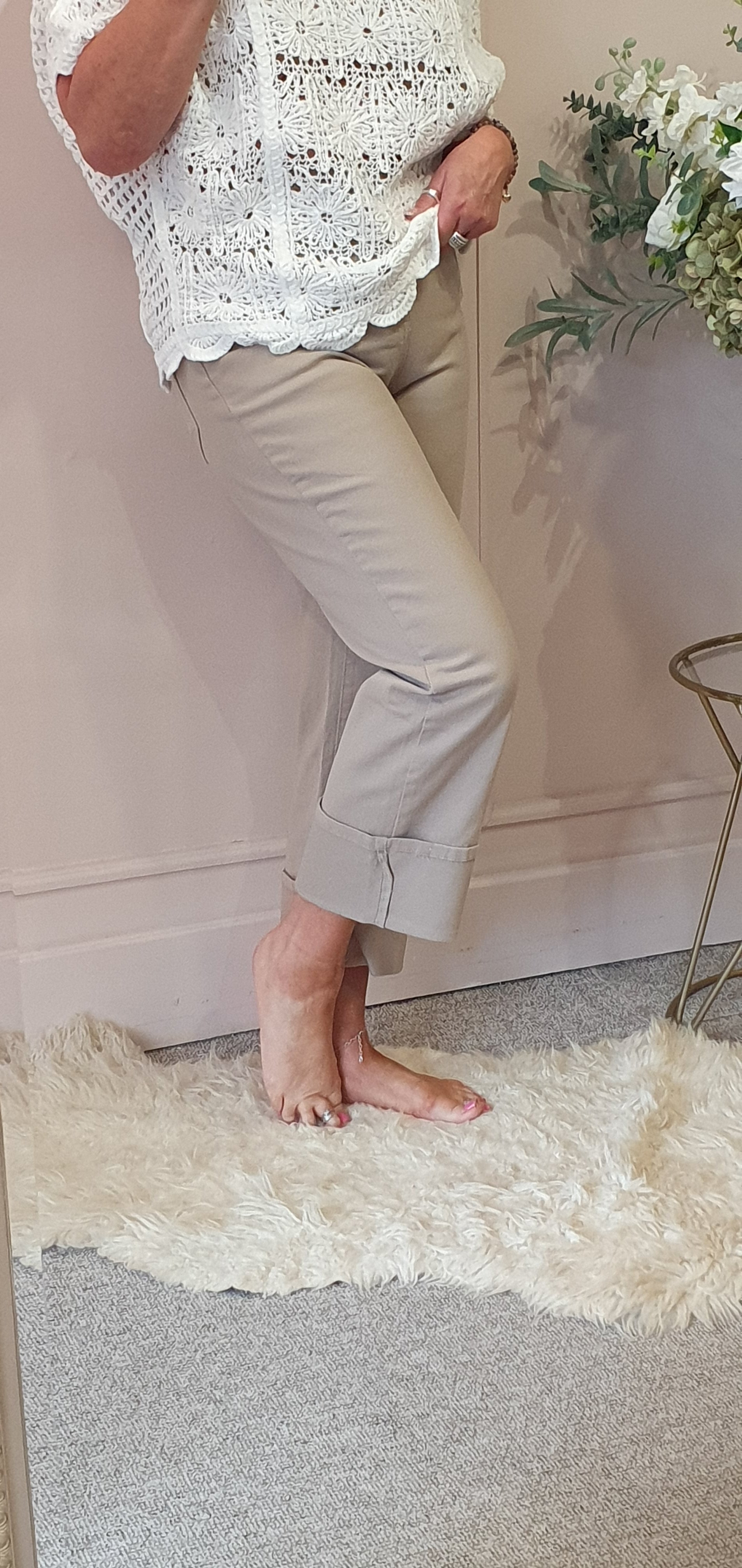 Turn Up Wide Jeans - Beige - Wardrobe By Simone