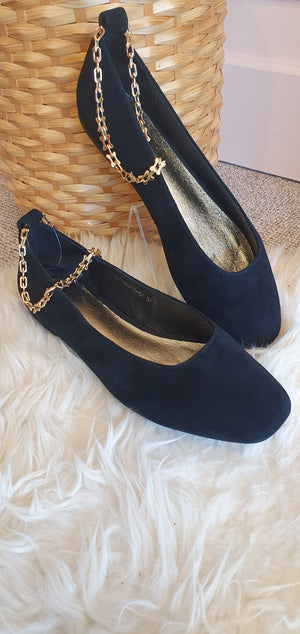 Chain Ankle Strap Flat Shoe - Black